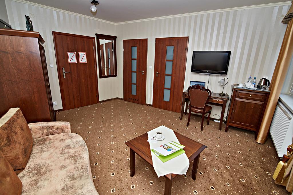 Hotel Ted Radomsko Quarto foto