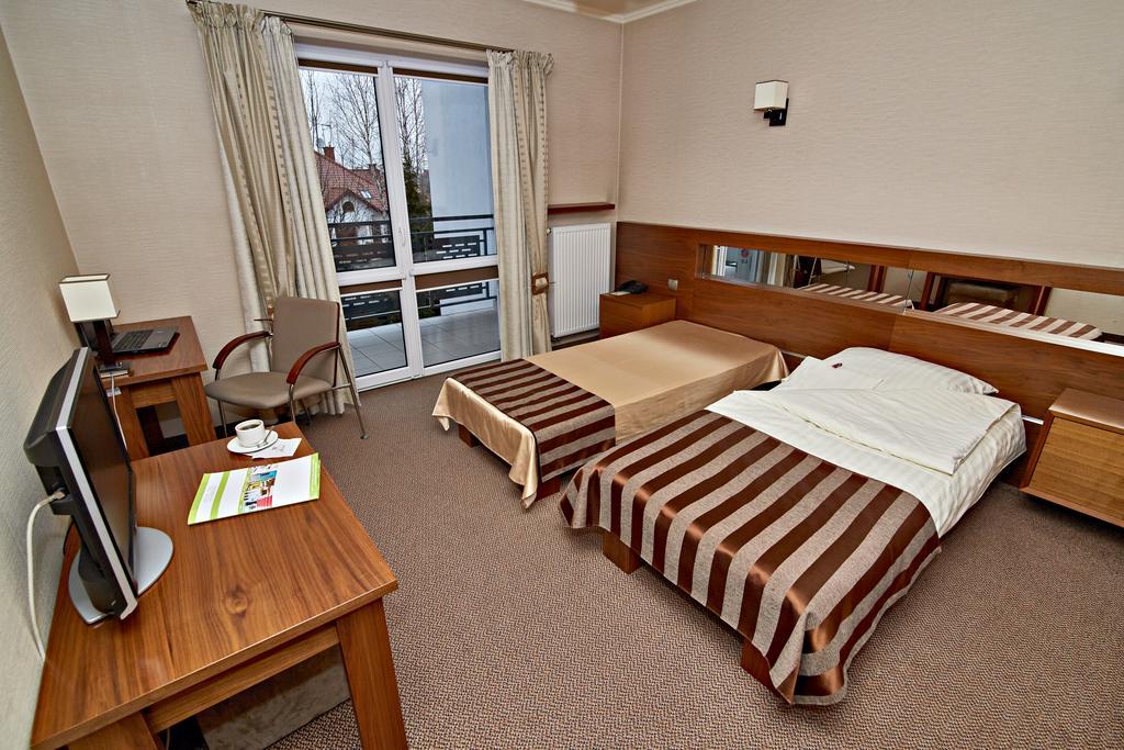 Hotel Ted Radomsko Quarto foto